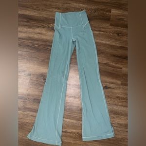 size 0 lululemon align flare leggings